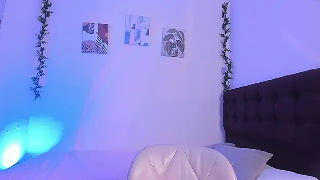 Snapshot of Athompzon chatting on October 2025 07:23:01 PM Athompzon online show from October 2025 07:23:01 PM