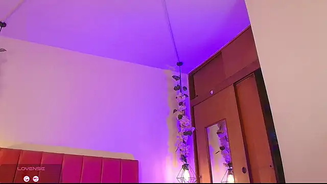 Snapshot of Athompzon chatting on February 2026 11:17:01 AM Athompzon online show from February 2026 11:17:01 AM