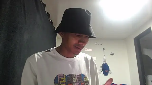 Snapshot of stifen_ chatting on January 2025 04:04:01 AM stifen online show from January 2025 04:04:01 AM