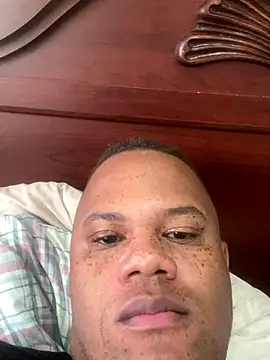 Snapshot of Iced_cloudz chatting on December 2025 04:01:01 PM Iced cloudz online show from December 2025 04:01:01 PM