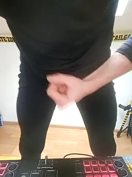 utoopia777 online show from February 2026 07:56:01 AM