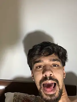 Snapshot of Hermanooooooo chatting on February 2026 06:22:02 AM Hermanooooooo online show from February 2026 06:22:02 AM