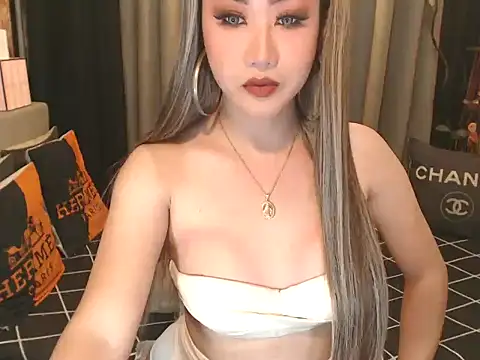 Snapshot of JustForCassie chatting on May 2026 03:22:02 AM JustForCassie online show from May 2026 03:22:02 AM