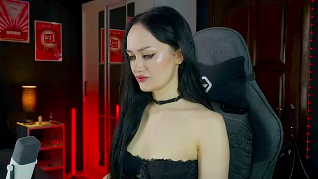 QueenAliss online show from March 2026 02:49:01 AM