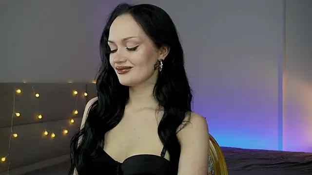 Snapshot of QueenAliss chatting on June 2026 06:34:02 AM QueenAliss online show from June 2026 06:34:02 AM