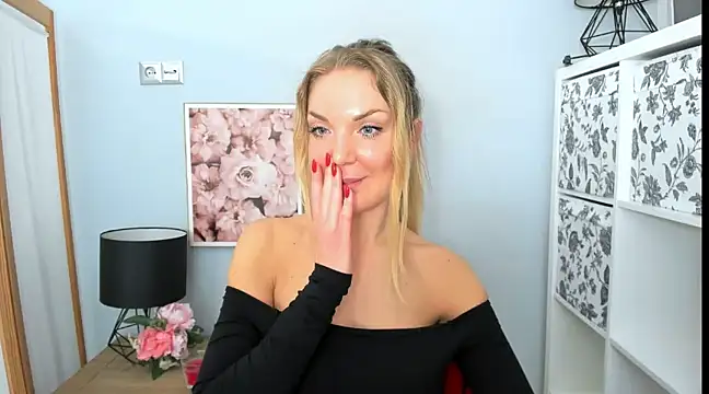 Snapshot of AulloraHoney chatting on February 2025 07:41:01 PM AulloraHoney online show from February 2025 07:41:01 PM