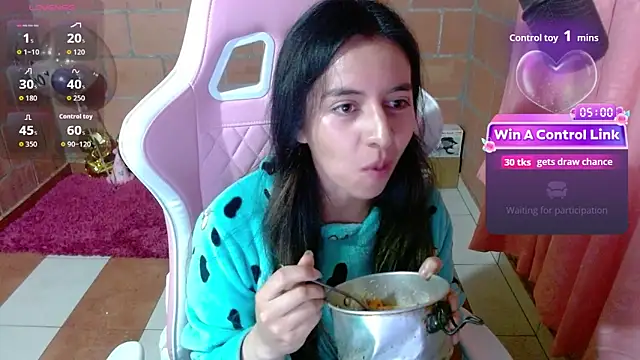 Snapshot of Maggie_Fox3 chatting on June 2026 01:50:02 AM Maggie Fox3 online show from June 2026 01:50:02 AM