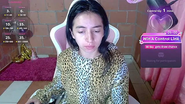 Snapshot of Maggie_Fox3 chatting on July 2026 01:19:01 AM Maggie Fox3 online show from July 2026 01:19:01 AM