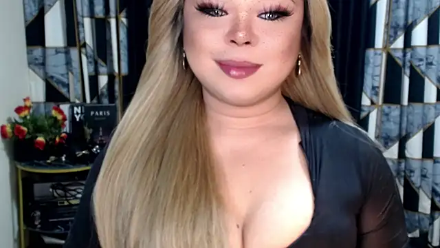 Snapshot of Mistress_DOMnicaaxx chatting on December 2025 01:53:01 PM Mistress DOMnicaaxx online show from December 2025 01:53:01 PM