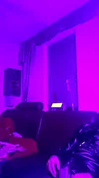 Snapshot of Crystalbitchx chatting on December 2024 01:53:02 AM Crystalbitchx online show from December 2024 01:53:02 AM