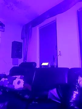 Snapshot of Crystalbitchx chatting on January 2025 01:36:02 AM Crystalbitchx online show from January 2025 01:36:02 AM