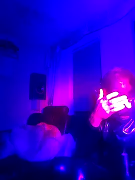 Snapshot of Crystalbitchx chatting on September 2025 11:09:02 PM Crystalbitchx online show from September 2025 11:09:02 PM