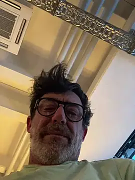 Snapshot of maxximere chatting on February 2026 11:09:01 PM maxximere online show from February 2026 11:09:01 PM