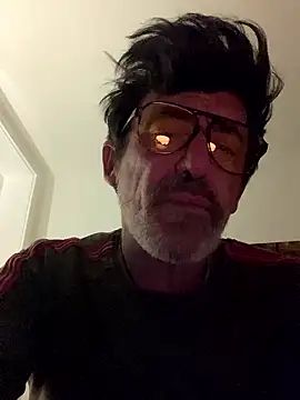 Snapshot of maxximere chatting on February 2026 01:28:01 AM maxximere online show from February 2026 01:28:01 AM