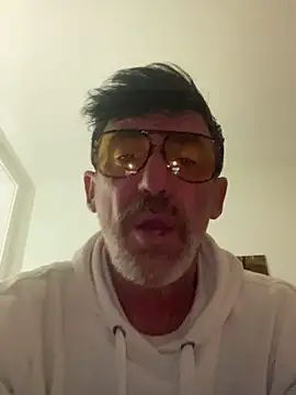 maxximere online show from March 2026 10:59:01 PM