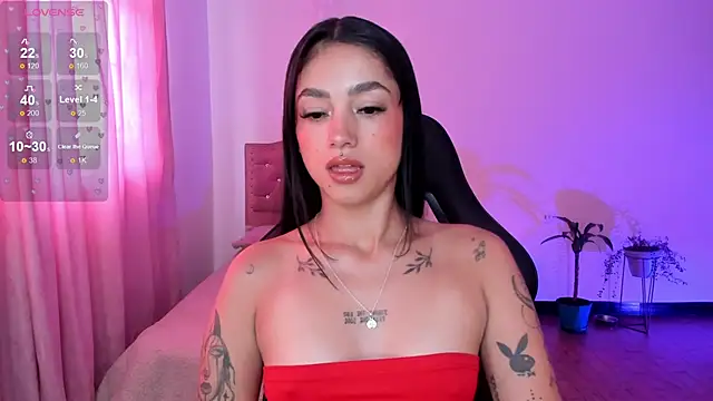 Lizzie corner v online show from April 2026 03:07:01 PM