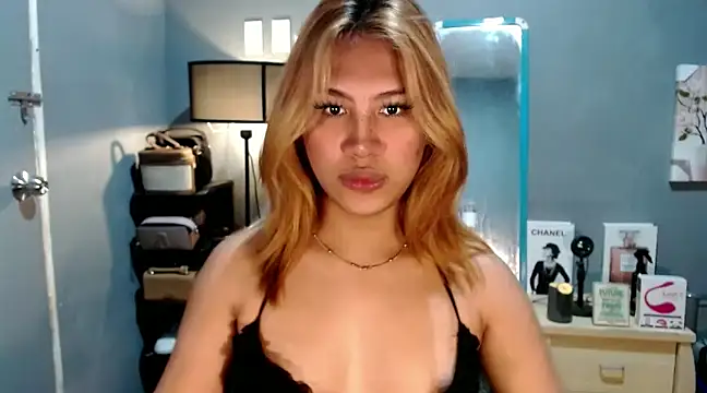 luxxy grand online show from December 2024 07:21:01 PM