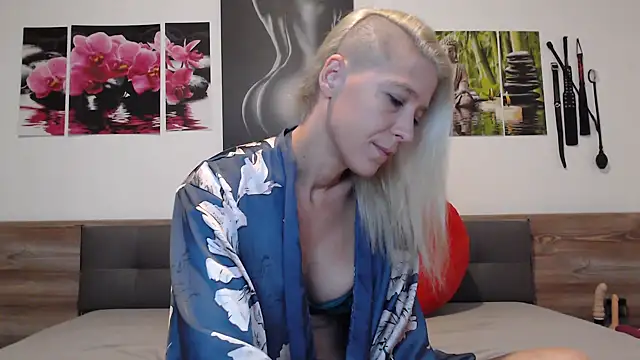 Naschkatze01 online show from September 2025 09:13:02 AM