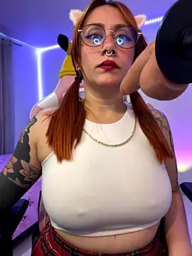 Luna Paris  online show from December 2025 06:24:02 PM