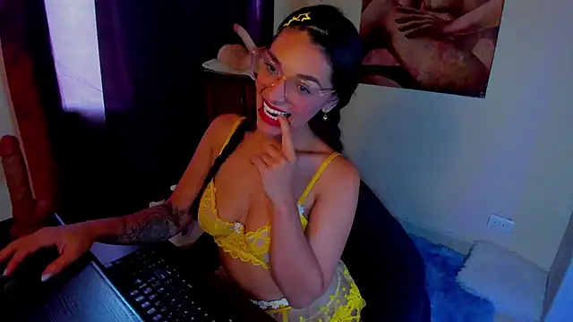 Snapshot of annyluna1 chatting on June 2026 08:24:02 PM annyluna1 online show from June 2026 08:24:02 PM