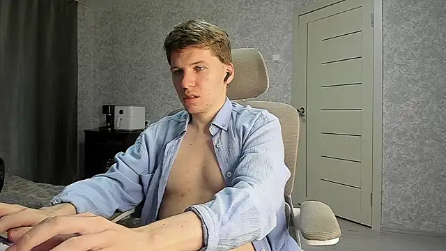 Snapshot of Bananas_dick chatting on June 2026 12:09:02 PM Bananas dick online show from June 2026 12:09:02 PM