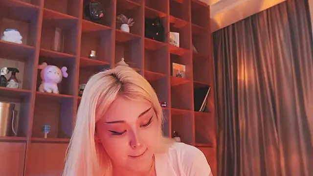 hyun chia online show from November 2025 03:16:02 AM