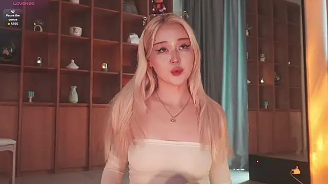 hyun chia online show from April 2026 03:37:02 AM