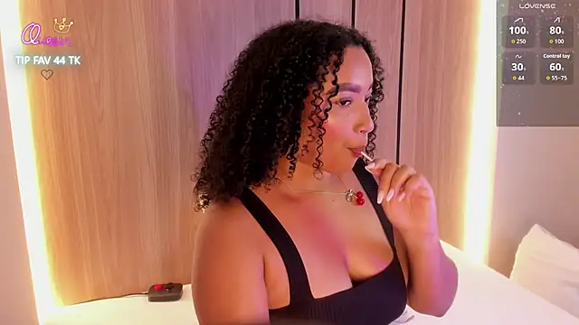 Snapshot of cloe_25 chatting on July 2026 02:35:02 AM cloe 25 online show from July 2026 02:35:02 AM