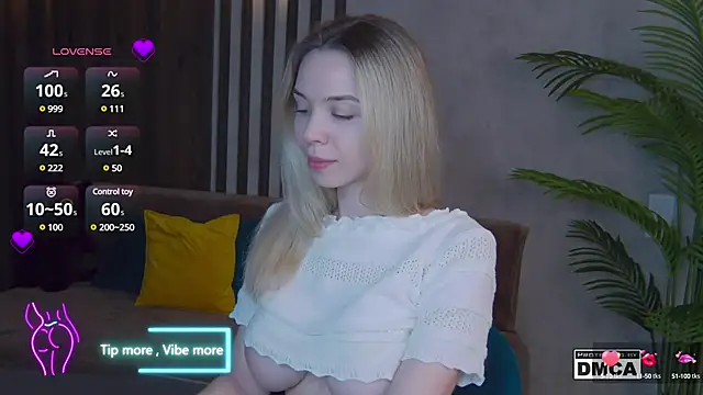 Holl1Would online show from March 2025 06:37:01 AM