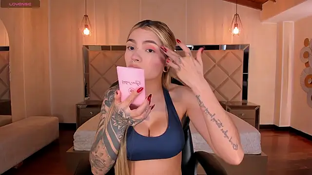 LexieWayne online show from April 2026 07:28:01 PM