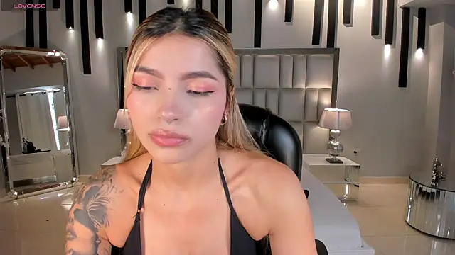 Snapshot of LexieWayne chatting on June 2026 07:46:01 PM LexieWayne online show from June 2026 07:46:01 PM