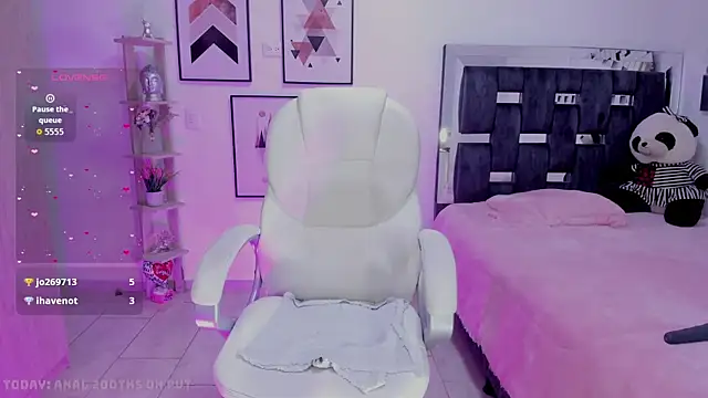 victoria castillo1 online show from April 2026 10:33:02 PM