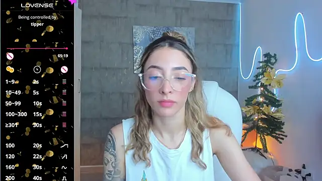 Snapshot of barbie_scoth_ chatting on December 2024 08:37:01 PM barbie scoth  online show from December 2024 08:37:01 PM