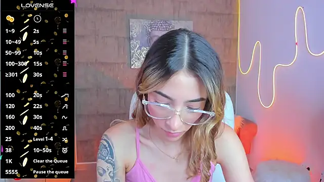 Snapshot of barbie_scoth_ chatting on January 2025 08:00:02 PM barbie scoth  online show from January 2025 08:00:02 PM