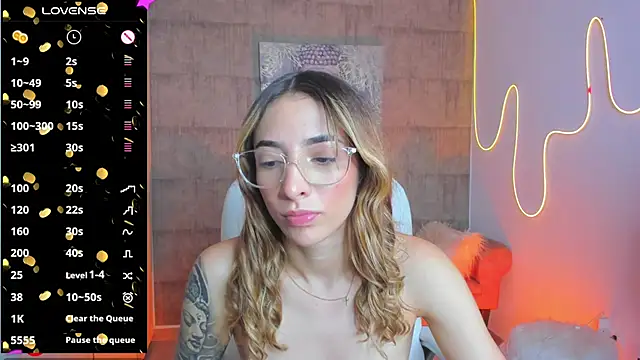 Snapshot of barbie_scoth_ chatting on January 2025 11:02:02 PM barbie scoth  online show from January 2025 11:02:02 PM