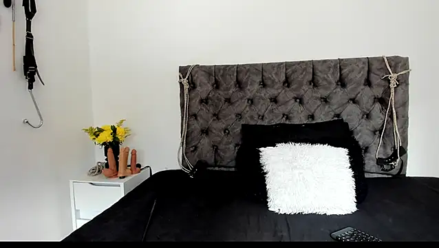 sweet  wild online show from September 2025 08:25:01 PM