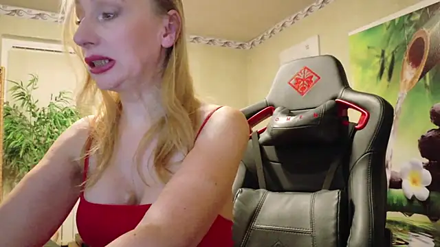 HotLana69 online show from December 2025 05:30:01 PM