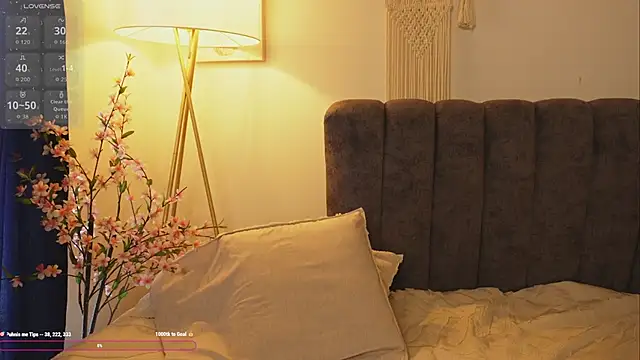 bunnycuteshy online show from September 2025 02:52:01 PM