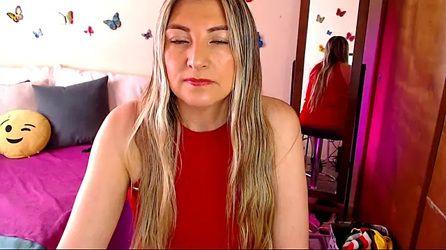 Jolie-Mature online show from November 2025 07:38:01 PM