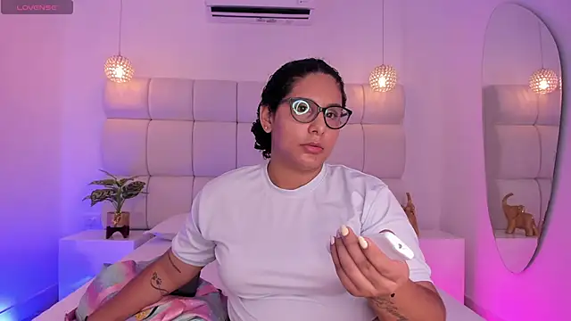 DanielleEvans  online show from November 2025 11:23:02 AM