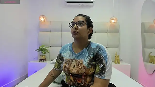 DanielleEvans  online show from November 2025 11:10:03 AM