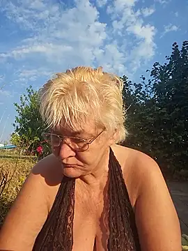 Snapshot of milfchantal4 chatting on June 2026 05:24:01 AM milfchantal4 online show from June 2026 05:24:01 AM