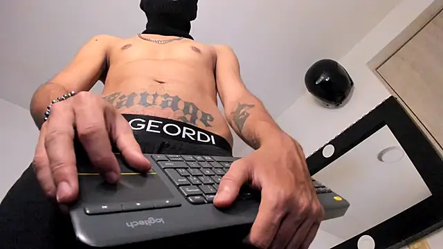 Snapshot of Samuel_Suarez chatting on March 2026 05:36:02 AM Samuel Suarez online show from March 2026 05:36:02 AM