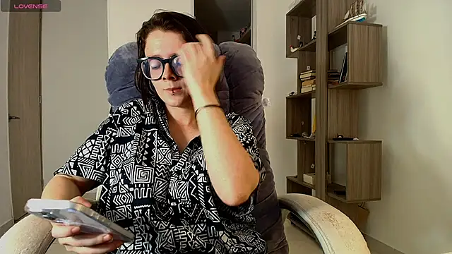 Arya starrk online show from November 2025 03:01:02 PM