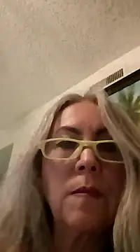 Snapshot of EvaRobinson chatting on December 2024 01:26:02 AM EvaRobinson online show from December 2024 01:26:02 AM