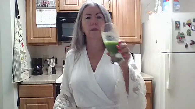 Snapshot of EvaRobinson chatting on December 2024 02:28:01 PM EvaRobinson online show from December 2024 02:28:01 PM