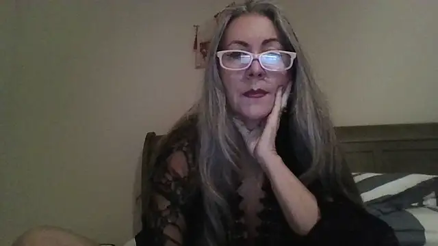 Snapshot of EvaRobinson chatting on December 2024 03:58:02 AM EvaRobinson online show from December 2024 03:58:02 AM
