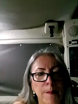 Snapshot of EvaRobinson chatting on December 2024 11:06:02 PM EvaRobinson online show from December 2024 11:06:02 PM