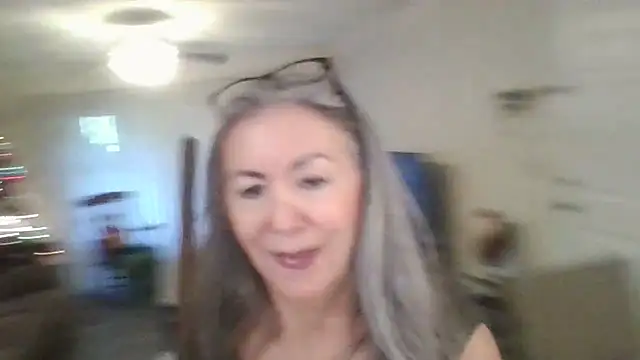 Snapshot of EvaRobinson chatting on January 2025 09:28:02 PM EvaRobinson online show from January 2025 09:28:02 PM