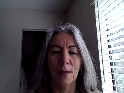 Snapshot of EvaRobinson chatting on January 2025 01:29:01 PM EvaRobinson online show from January 2025 01:29:01 PM